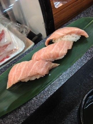 立ち食いで食べた大トロの写真