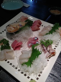 寿司居酒屋樽の刺身の盛り合わせ